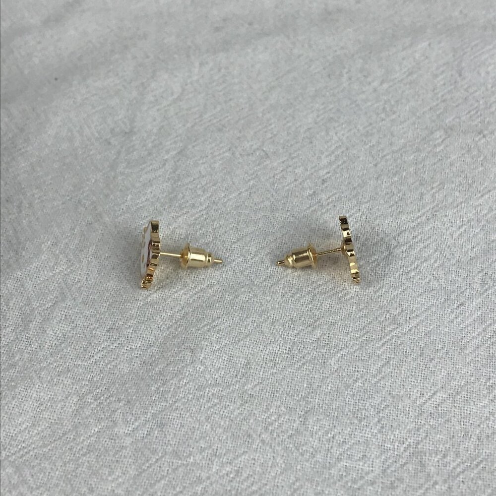 ๐ Hello Kitty Stud Earrings - Picture 2 of 4